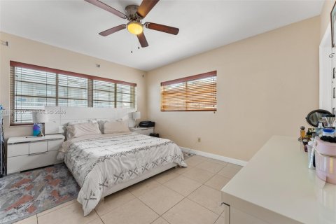 Copropriété à vendre à Miami Beach, Floride: 2 chambres, 96.62 m2 № 2047454 - photo 9