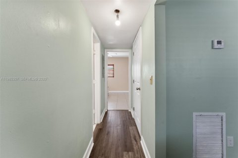 Copropriété à vendre à Miami Beach, Floride: 2 chambres, 96.62 m2 № 2047454 - photo 7