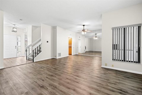 Condo in Palm Harbor, Florida, 3 bedrooms  № 1916296 - photo 19