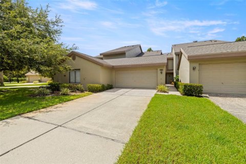 Condo in Palm Harbor, Florida, 3 bedrooms  № 1916296 - photo 1