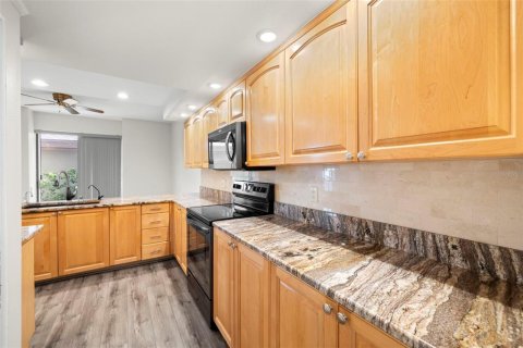 Condo in Palm Harbor, Florida, 3 bedrooms  № 1916296 - photo 5