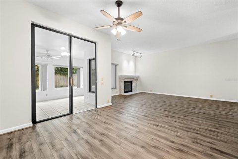 Condo in Palm Harbor, Florida, 3 bedrooms  № 1916296 - photo 20
