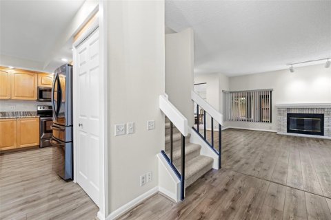 Condo in Palm Harbor, Florida, 3 bedrooms  № 1916296 - photo 12