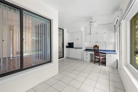 Condo in Palm Harbor, Florida, 3 bedrooms  № 1916296 - photo 21