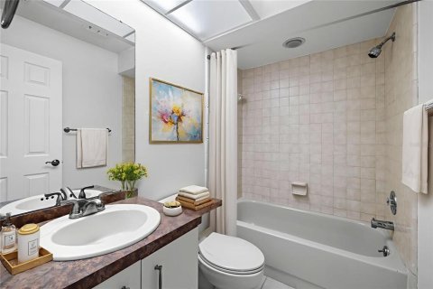Condo in Palm Harbor, Florida, 3 bedrooms  № 1916296 - photo 11