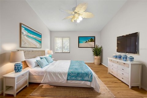 Condo in Palm Harbor, Florida, 3 bedrooms  № 1916296 - photo 6