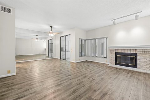 Condo in Palm Harbor, Florida, 3 bedrooms  № 1916296 - photo 16