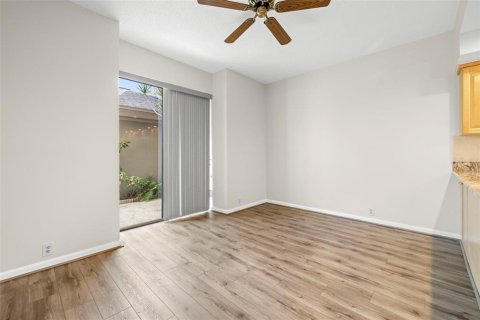 Condo in Palm Harbor, Florida, 3 bedrooms  № 1916296 - photo 24