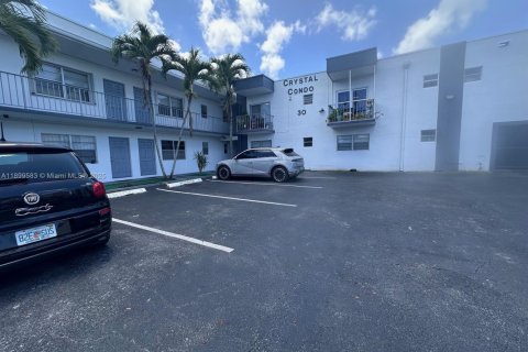 Снять в аренду кондоминиум в Халландейл-Бич, Флорида 1 спальня, 55.74м2, № 1950876 - фото 13