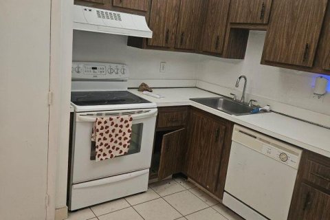Copropriété à louer à Lauderhill, Floride: 2 chambres, 90.3 m2 № 2261987 - photo 3