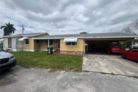 Commercial property in Hollywood, Florida 155.33 sq.m. № 2066316