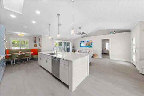 Купить виллу или дом в Мелборн-Бич, Флорида 7 комнат, 138.89м2, № 1913769 - фото 15