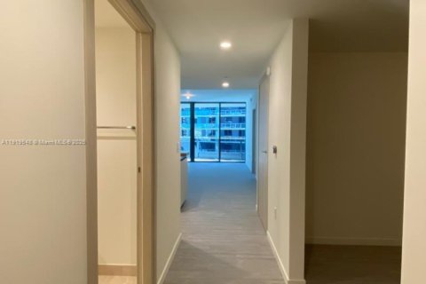 Condo in Miami, Florida, 1 bedroom  № 2052742 - photo 12