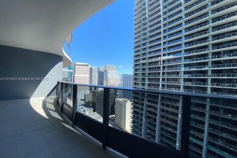 Condo in Miami, Florida, 1 bedroom  № 2052742 - photo 2