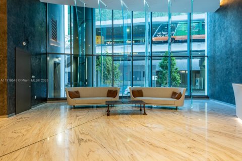 Condo in Miami, Florida, 1 bedroom  № 2052742 - photo 6