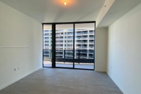 Condo in Miami, Florida, 1 bedroom  № 2052742 - photo 15