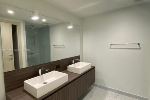 Condo in Miami, Florida, 1 bedroom  № 2052742 - photo 23