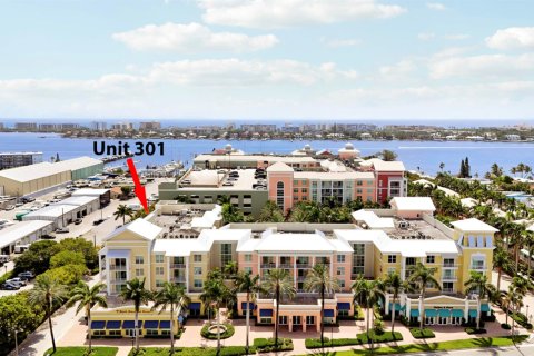 Condo in Lantana, Florida, 2 bedrooms № 2303556 - photo 13