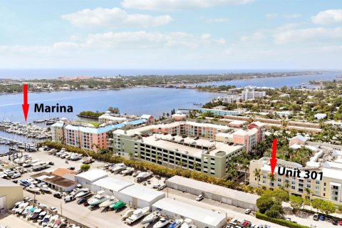 Condo in Lantana, Florida, 2 bedrooms № 2303556 - photo 14