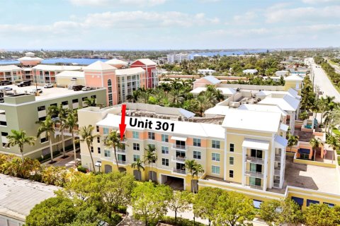 Condo in Lantana, Florida, 2 bedrooms № 2303556 - photo 11