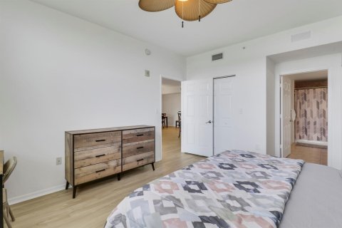 Condo in Lantana, Florida, 2 bedrooms № 2303556 - photo 5