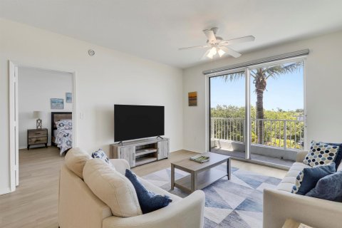 Condo in Lantana, Florida, 2 bedrooms № 2303556 - photo 8