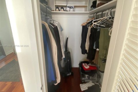 Condominio en venta en Miami Beach, Florida, 1 dormitorio, 79.15 m2 № 2032598 - foto 15