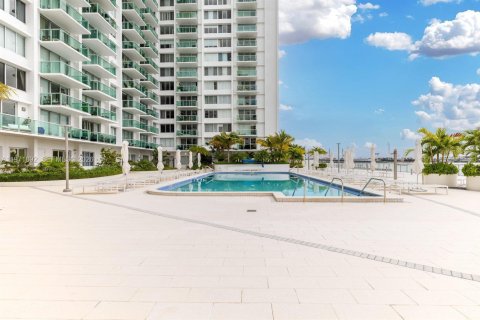 Condominio en venta en Miami Beach, Florida, 1 dormitorio, 79.15 m2 № 2032598 - foto 19
