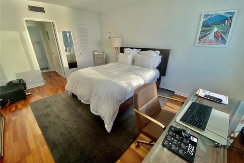 Condominio en venta en Miami Beach, Florida, 1 dormitorio, 79.15 m2 № 2032598 - foto 14