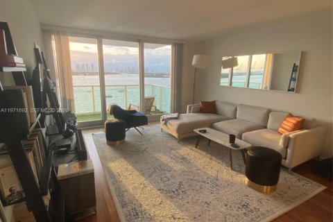 Condominio en venta en Miami Beach, Florida, 1 dormitorio, 79.15 m2 № 2032598 - foto 9