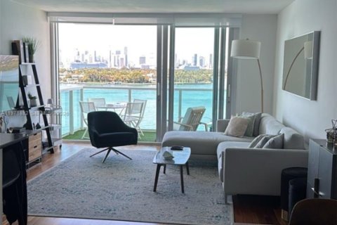 Condominio en venta en Miami Beach, Florida, 1 dormitorio, 79.15 m2 № 2032598 - foto 10