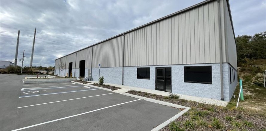 Immobilier commercial à DeBary, Floride № 1813562