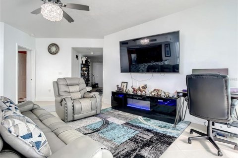 Condo in Daytona Beach, Florida, 3 bedrooms  № 2197348 - photo 20