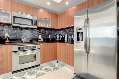 Condo in Daytona Beach, Florida, 3 bedrooms  № 2197348 - photo 26