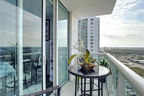 Condo in Daytona Beach, Florida, 3 bedrooms  № 2197348 - photo 16