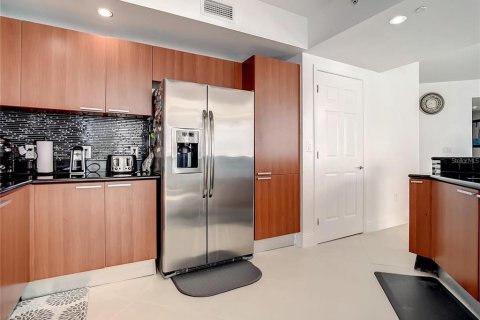 Condo in Daytona Beach, Florida, 3 bedrooms  № 2197348 - photo 27