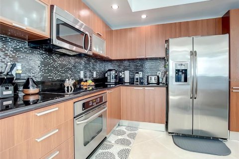 Condo in Daytona Beach, Florida, 3 bedrooms  № 2197348 - photo 30