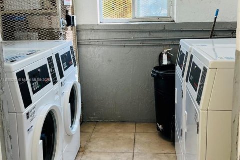 Купить кондоминиум в Майами, Флорида 1 спальня, 46.92м2, № 2015470 - фото 14