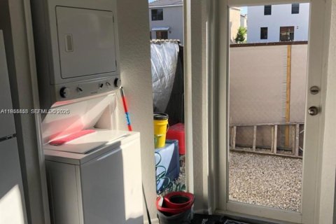 Adosado en venta en Homestead, Florida, 2 dormitorios, 85.38 m2 № 2054944 - foto 7