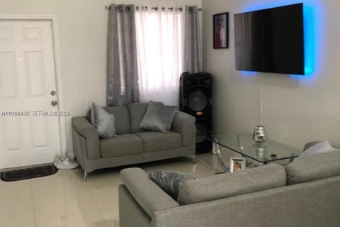 Adosado en venta en Homestead, Florida, 2 dormitorios, 85.38 m2 № 2054944 - foto 2