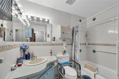 Villa ou maison à vendre à Lakeland, Floride: 2 chambres, 110.46 m2 № 2425927 - photo 15