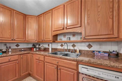 Villa ou maison à vendre à Lakeland, Floride: 2 chambres, 110.46 m2 № 2425927 - photo 10