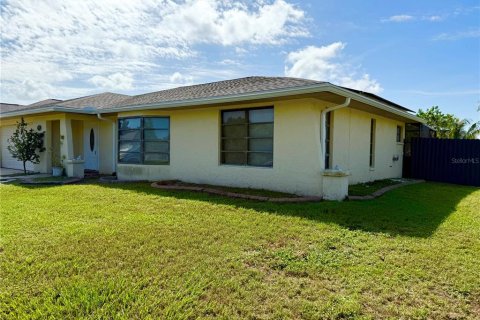 House in Port Charlotte, Florida 3 bedrooms, 140.38 sq.m. № 1838507 - photo 14