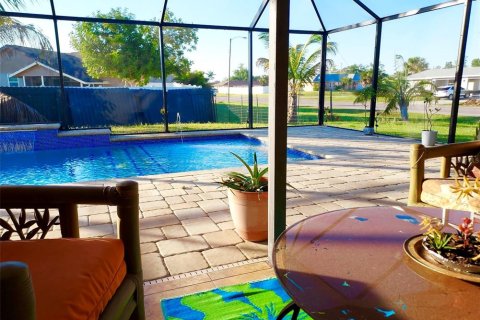 House in Port Charlotte, Florida 3 bedrooms, 140.38 sq.m. № 1838507 - photo 6