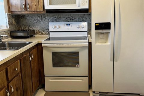 Copropriété à vendre à Sunrise, Floride: 1 chambre, 57.6 m2 № 2030658 - photo 6