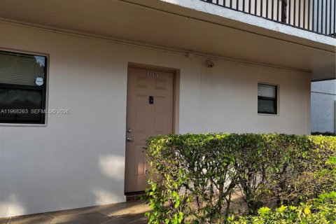 Condo in Sunrise, Florida, 1 bedroom № 2030658 - photo 16