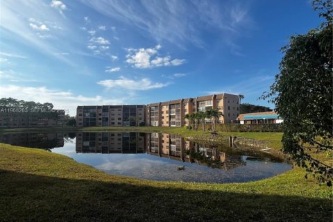 Copropriété à vendre à Sunrise, Floride: 1 chambre, 57.6 m2 № 2030658 - photo 8