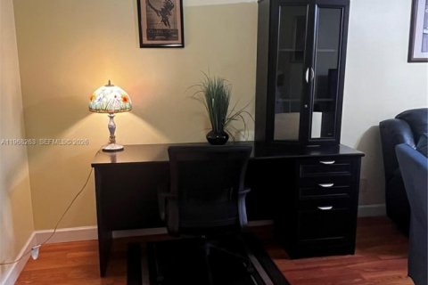 Copropriété à vendre à Sunrise, Floride: 1 chambre, 57.6 m2 № 2030658 - photo 4