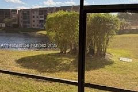 Copropriété à vendre à Sunrise, Floride: 1 chambre, 57.6 m2 № 2030658 - photo 2