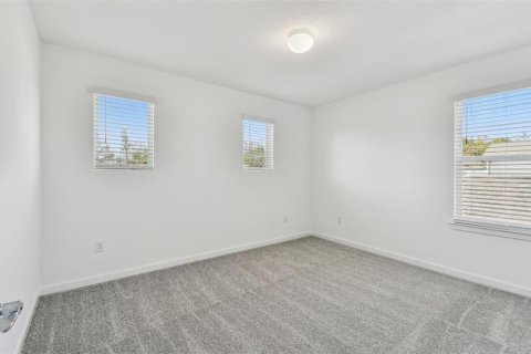 Casa en venta en Zephyrhills, Florida, 4 dormitorios, 223.15 m2 № 1301534 - foto 18